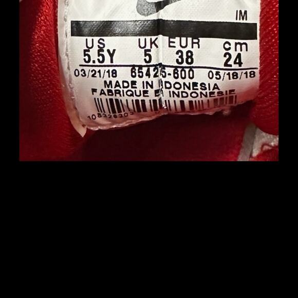 Nike Air Huarache Triple Red Sneakers Size 5.5/6 - Picture 3 of 6